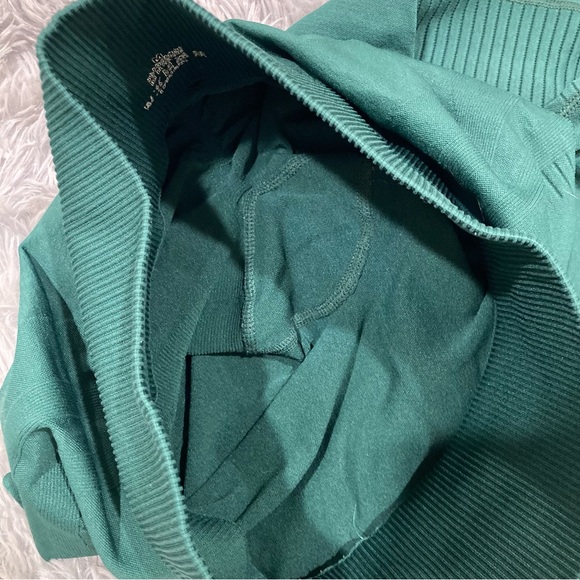 Booty Scrunch Leggings 🍑 - Picture 9 of 15